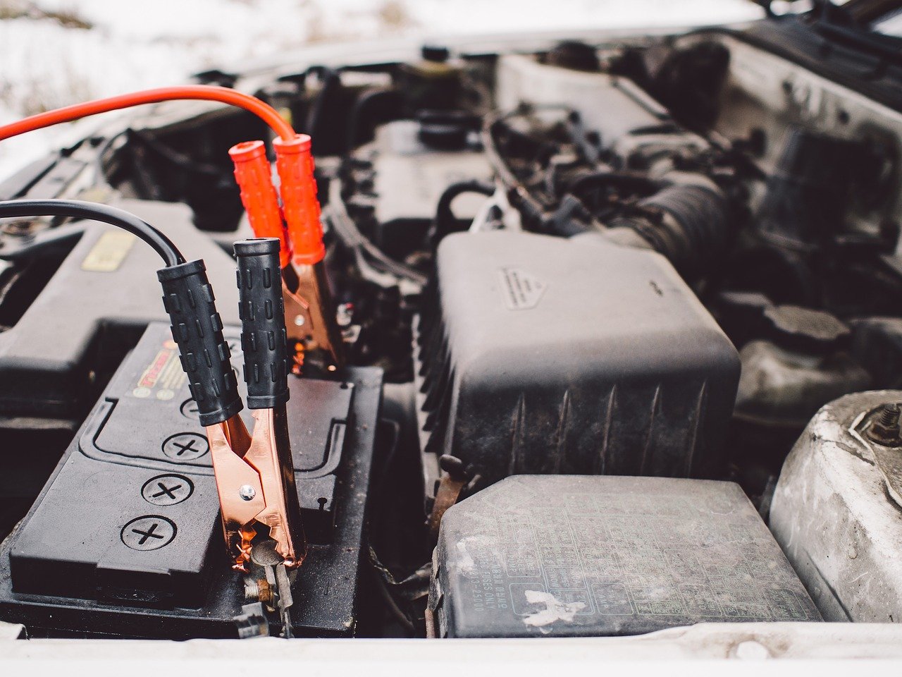5 signs you need to have your car battery replaced